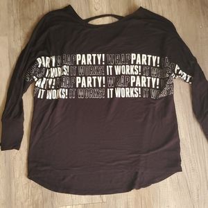 Black long-sleeve itworks shirt